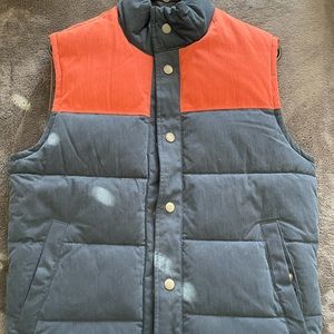 Gap Men’s Puffer Vest